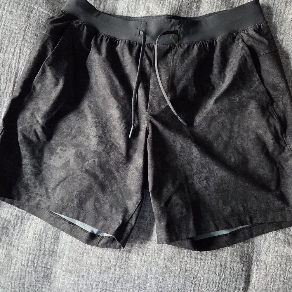 Mens Lululemon Zeroed In Shorts Large